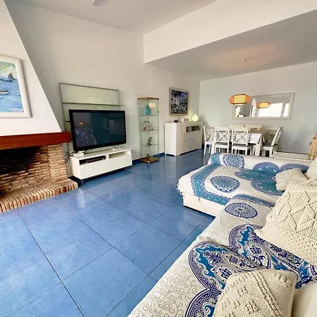 Les Rotes 30 By Homeprive Apartment